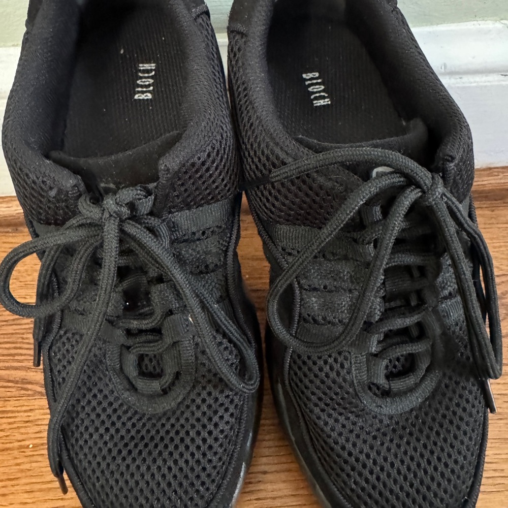 Bloch Women Boost Mesh Split Sole Dance Sneakers - size 8.5